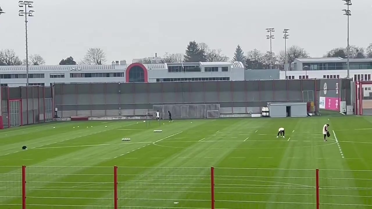 mk體育接近復(fù)出！阿方索-戴維斯今日恢復(fù)有球訓(xùn)練