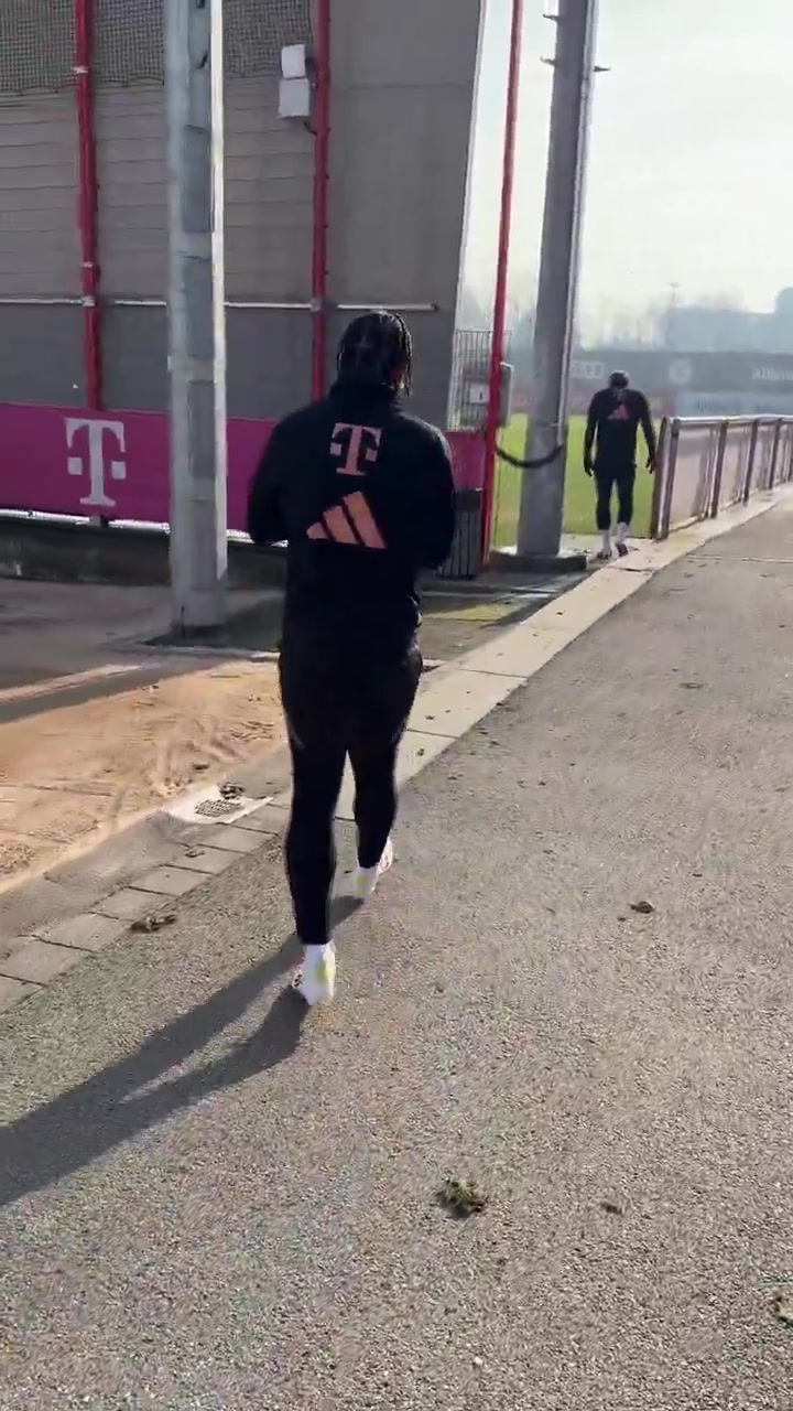 mk體育在線登錄入口使用東方的神秘力量！奧利塞在右腿上文了兩個漢字：改善??